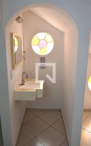 Casa à venda com 300m², 6 quartos e 4 vagasLavabo