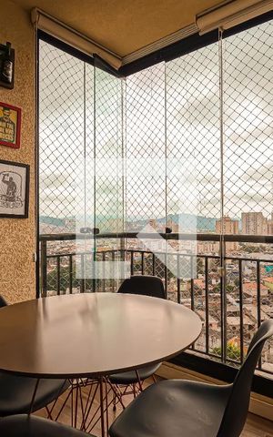 Apartamento para alugar com 60m², 2 quartos e 1 vagaVaranda