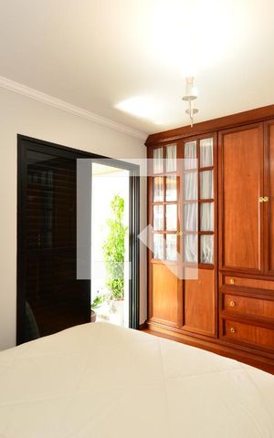 Apartamento à venda com 214m², 4 quartos e 4 vagasQuarto 2