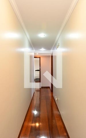 Apartamento à venda com 214m², 4 quartos e 4 vagasCorredor