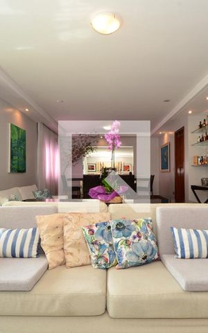Apartamento à venda com 214m², 4 quartos e 4 vagasSala