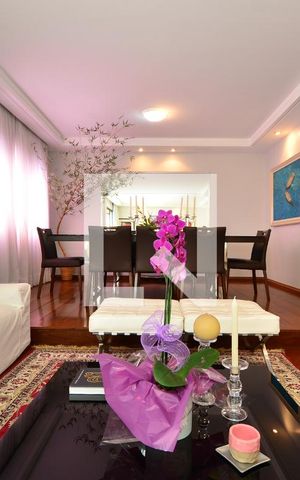 Apartamento à venda com 214m², 4 quartos e 4 vagasSala