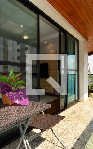 Apartamento à venda com 214m², 4 quartos e 4 vagasVaranda