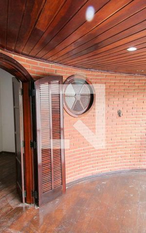 Casa à venda com 250m², 3 quartos e 4 vagas Casa à venda com 250m², 3 quartos e 4 vagasHall