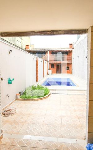 Casa à venda com 250m², 3 quartos e 4 vagas Casa à venda com 250m², 3 quartos e 4 vagasÁrea de Serviço