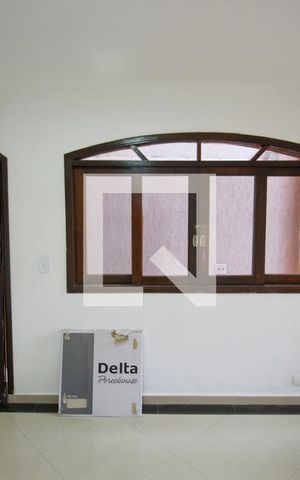 Casa à venda com 250m², 3 quartos e 4 vagas Casa à venda com 250m², 3 quartos e 4 vagasSala