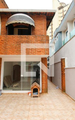 Casa à venda com 250m², 3 quartos e 4 vagas Casa à venda com 250m², 3 quartos e 4 vagasÁrea Externa