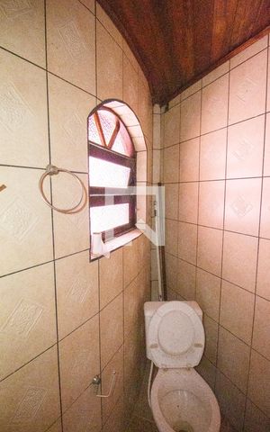 Casa à venda com 250m², 3 quartos e 4 vagas Casa à venda com 250m², 3 quartos e 4 vagasBanheiro 1