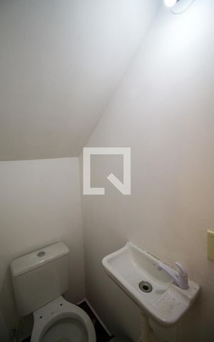 Casa à venda com 250m², 3 quartos e 4 vagas Casa à venda com 250m², 3 quartos e 4 vagasBanheiro 2