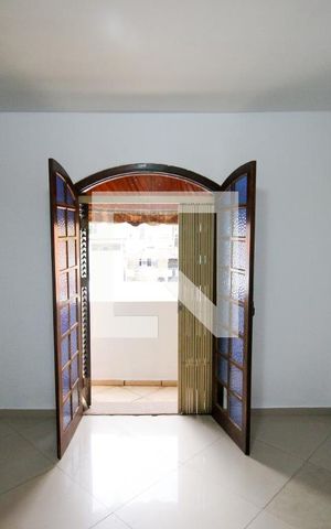 Casa à venda com 250m², 3 quartos e 4 vagas Casa à venda com 250m², 3 quartos e 4 vagasQuarto 1