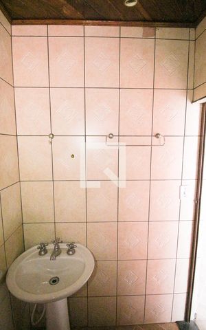 Casa à venda com 250m², 3 quartos e 4 vagas Casa à venda com 250m², 3 quartos e 4 vagasBanheiro 1