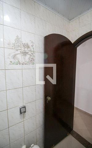 Casa à venda com 250m², 3 quartos e 4 vagas Casa à venda com 250m², 3 quartos e 4 vagasBanheiro 3