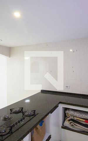Casa à venda com 250m², 3 quartos e 4 vagas Casa à venda com 250m², 3 quartos e 4 vagasCozinha