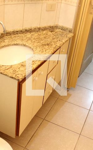 Apartamento para alugar com 117m², 2 quartos e sem vagaBanheiro da Suíte