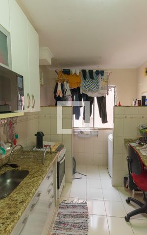 Apartamento à venda com 59m², 2 quartos e 1 vaga Apartamento à venda com 59m², 2 quartos e 1 vagaCozinha e Área de Serviço