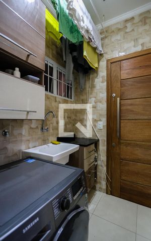 Casa à venda com 190m², 3 quartos e 2 vagas Casa à venda com 190m², 3 quartos e 2 vagasÁrea de Serviço