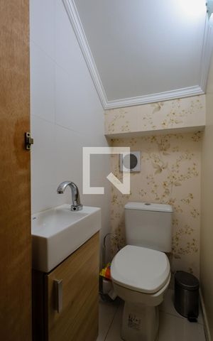 Casa à venda com 190m², 3 quartos e 2 vagas Casa à venda com 190m², 3 quartos e 2 vagasLavabo