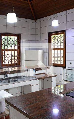 Casa para alugar com 347m², 3 quartos e 6 vagasCozinha