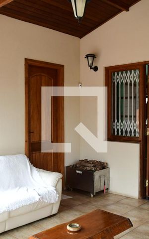 Casa para alugar com 347m², 3 quartos e 6 vagasSala