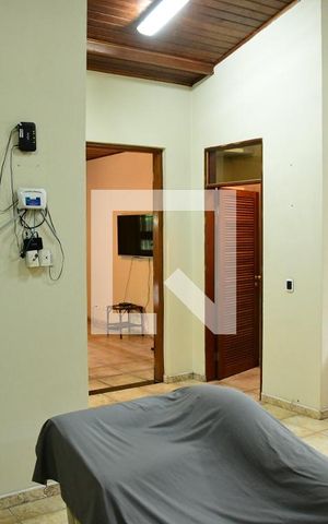 Casa para alugar com 347m², 3 quartos e 6 vagasSala