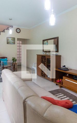 Casa à venda com 152m², 4 quartos e 4 vagasSala