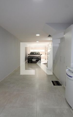 Casa à venda com 156m², 3 quartos e 3 vagasGaragem