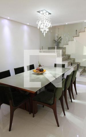 Casa à venda com 156m², 3 quartos e 3 vagasSala