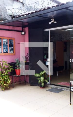 Casa para alugar com 130m², 2 quartos e 2 vagasQuintal/Entrada