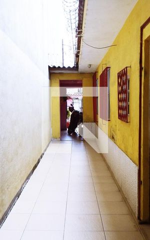 Casa para alugar com 130m², 2 quartos e 2 vagasCorredor lateral externo