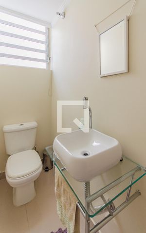 Casa para alugar com 240m², 3 quartos e 2 vagas Casa para alugar com 240m², 3 quartos e 2 vagasLavabo