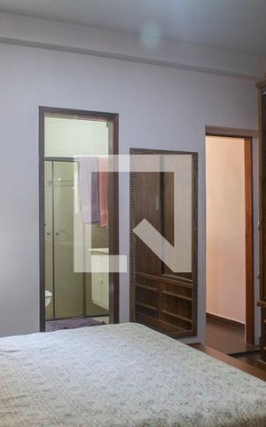 Casa à venda com 200m², 3 quartos e 2 vagas Casa à venda com 200m², 3 quartos e 2 vagasQuarto 2