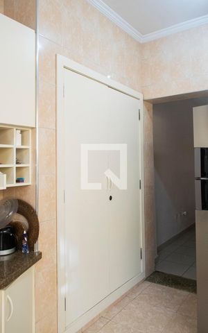 Casa à venda com 200m², 3 quartos e 2 vagas Casa à venda com 200m², 3 quartos e 2 vagasCozinha