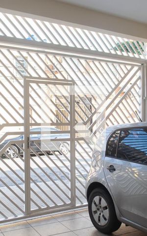 Casa à venda com 200m², 3 quartos e 2 vagas Casa à venda com 200m², 3 quartos e 2 vagasGaragem