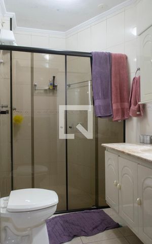 Casa à venda com 200m², 3 quartos e 2 vagas Casa à venda com 200m², 3 quartos e 2 vagasBanheiro Quarto 2