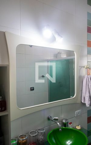 Casa à venda com 200m², 3 quartos e 2 vagas Casa à venda com 200m², 3 quartos e 2 vagasBanheiro Quarto 1