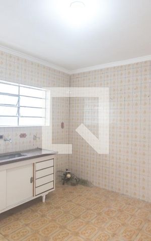 Casa para alugar com 100m², 2 quartos e 2 vagas Casa para alugar com 100m², 2 quartos e 2 vagasCozinha