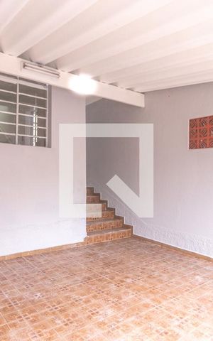 Casa para alugar com 100m², 2 quartos e 2 vagas Casa para alugar com 100m², 2 quartos e 2 vagasGaragem