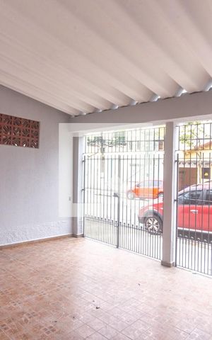 Casa para alugar com 100m², 2 quartos e 2 vagas Casa para alugar com 100m², 2 quartos e 2 vagasGaragem