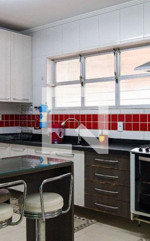 Casa à venda com 500m², 5 quartos e 5 vagasCozinha