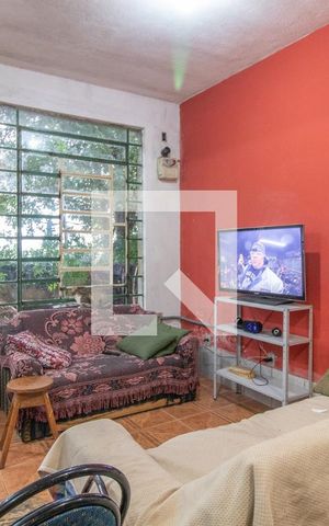 Casa à venda com 260m², 4 quartos e 4 vagas Casa à venda com 260m², 4 quartos e 4 vagasSala