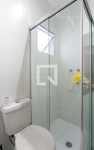 Casa de condomínio à venda com 100m², 2 quartos e 1 vaga Casa de condomínio à venda com 100m², 2 quartos e 1 vagaBanheiro da Suíte 1