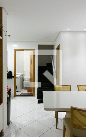 Casa de condomínio à venda com 100m², 2 quartos e 1 vaga Casa de condomínio à venda com 100m², 2 quartos e 1 vagaSala