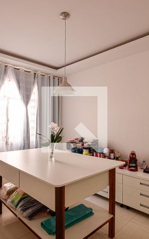 Apartamento à venda com 70m², 2 quartos e sem vagaSala