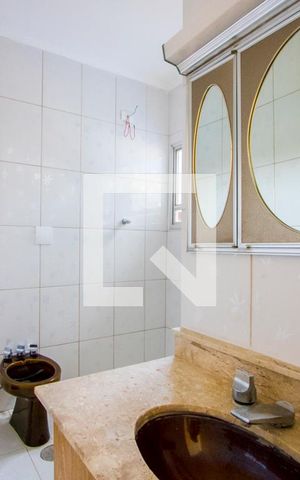 Casa para alugar com 300m², 3 quartos e 4 vagasBanheiro do quarto 1