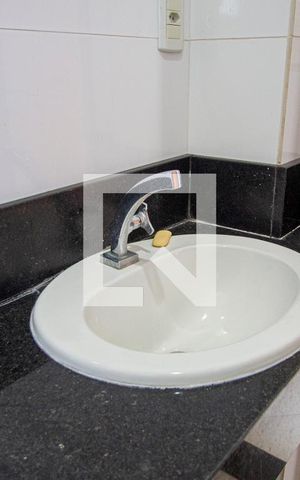 Apartamento para alugar com 65m², 2 quartos e sem vagaBanheiro