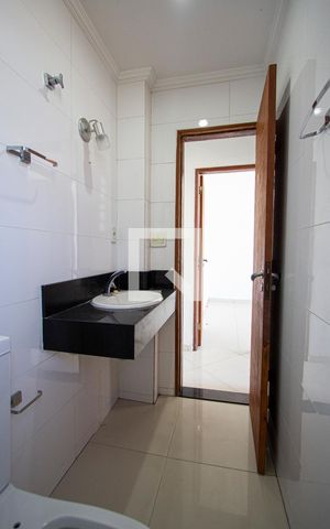 Apartamento para alugar com 65m², 2 quartos e sem vagaBanheiro