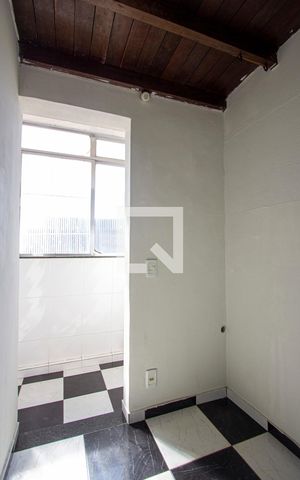 Apartamento para alugar com 65m², 2 quartos e sem vagaQuarto de Serviço