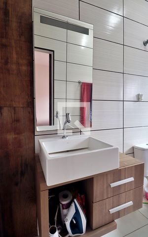 Casa à venda com 108m², 2 quartos e sem vagaBanheiro do Quarto 1 - Suíte