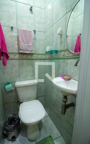 Casa à venda com 200m², 3 quartos e sem vaga Casa à venda com 200m², 3 quartos e sem vagaLavabo