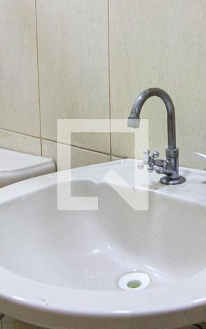Casa à venda com 200m², 3 quartos e sem vaga Casa à venda com 200m², 3 quartos e sem vagaBanheiro Social 2